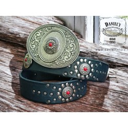 cintura in cuoio nero con fibbia decorata cabochon rosso